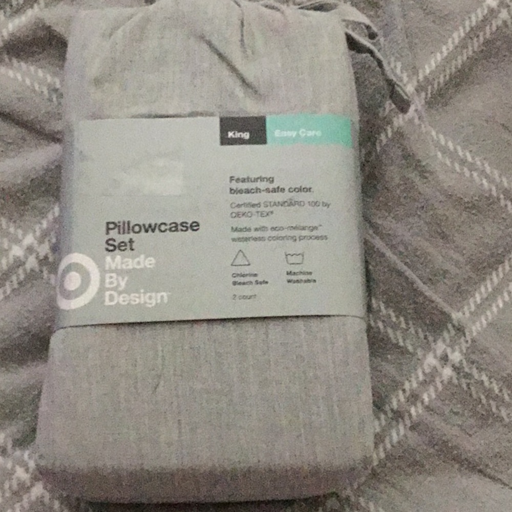 NWT- MADE BY DESIGN KING PILLOWCASES